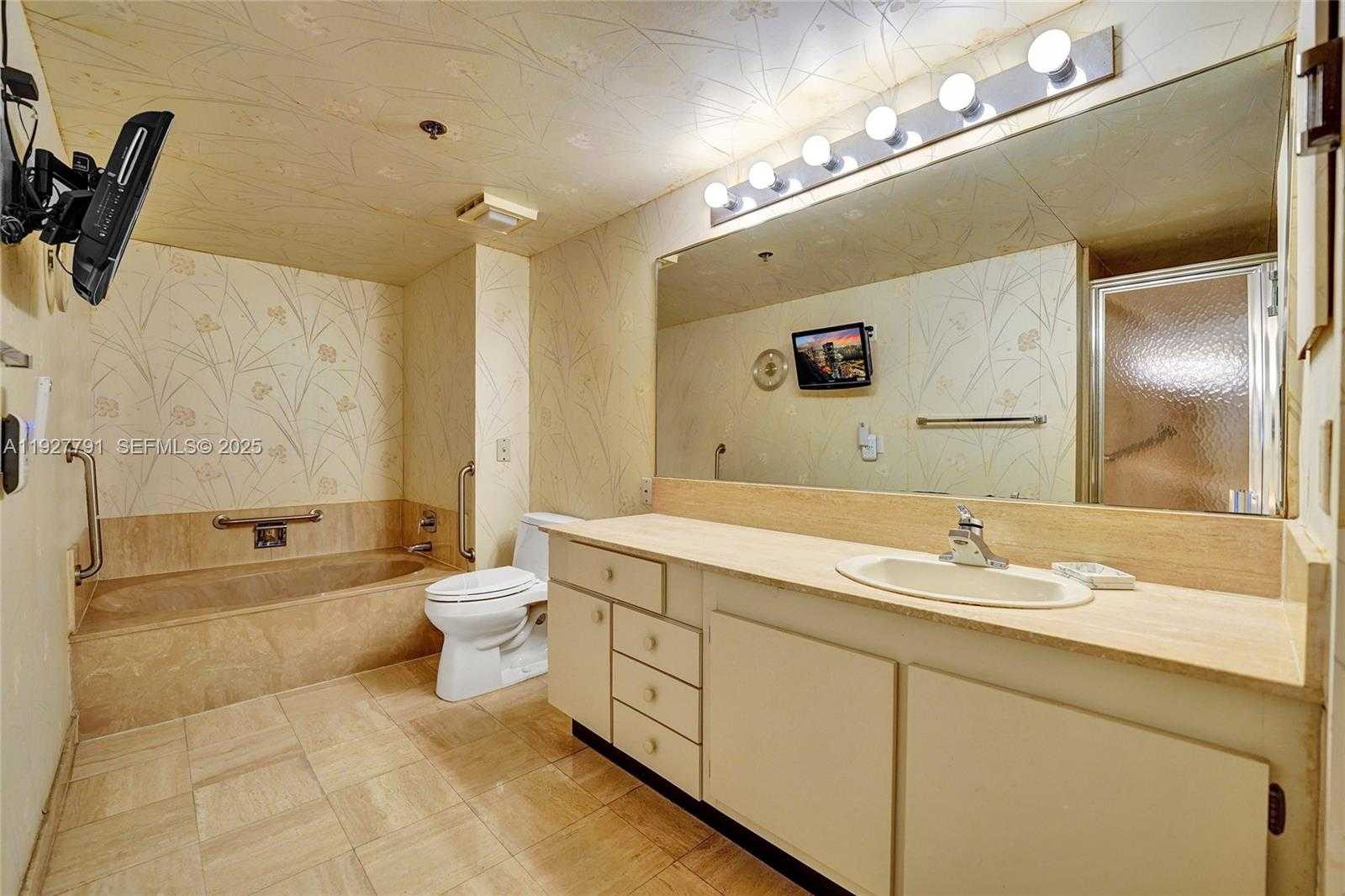 Small Image of 1201 SOUTH OCEAN DR #1601S, Hollywood Number 25