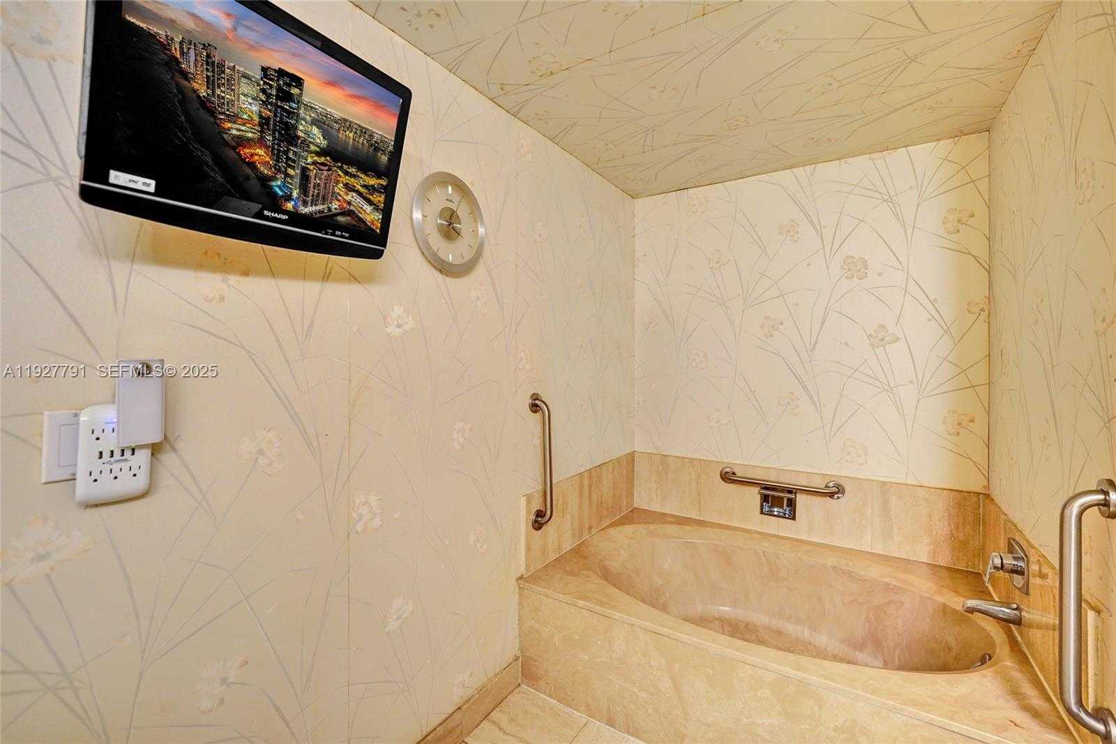 Small Image of 1201 SOUTH OCEAN DR #1601S, Hollywood Number 26