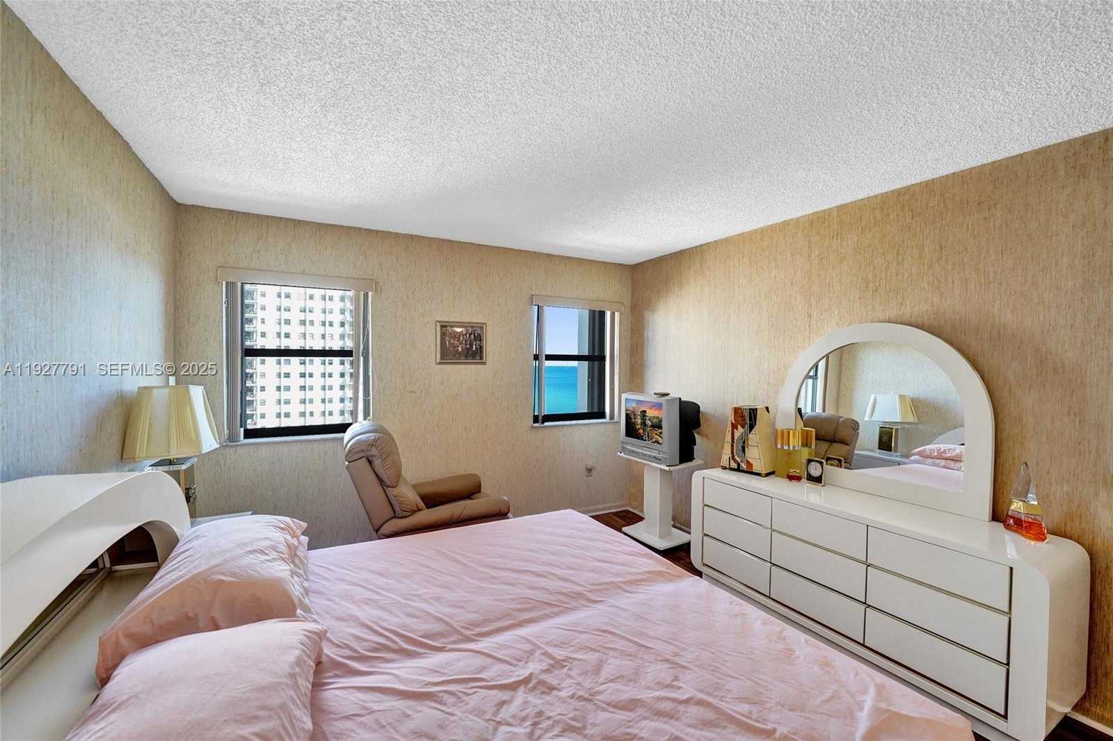 Small Image of 1201 SOUTH OCEAN DR #1601S, Hollywood Number 27
