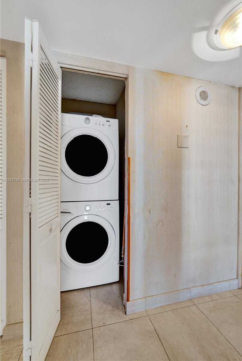 Small Image of 1201 SOUTH OCEAN DR #1601S, Hollywood Number 37