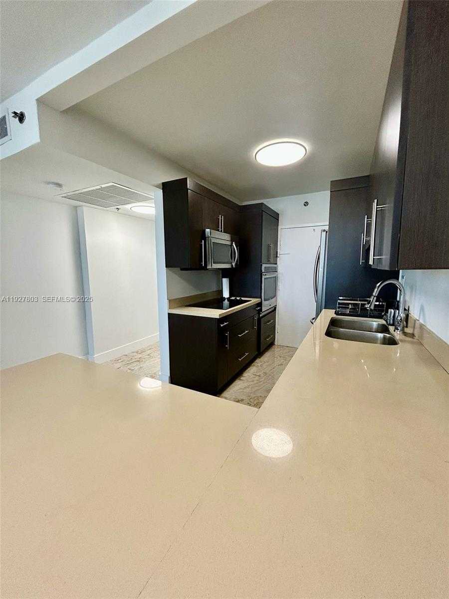 Small Image of 100 LINCOLN RD #722, Miami Beach Number 4