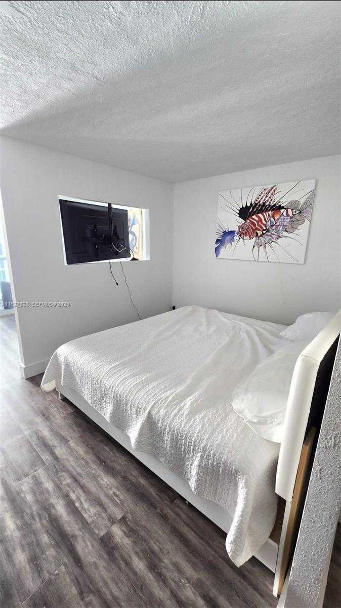 Small Image of 19201 COLLINS AVE #1124, Sunny Isles Beach Number 3