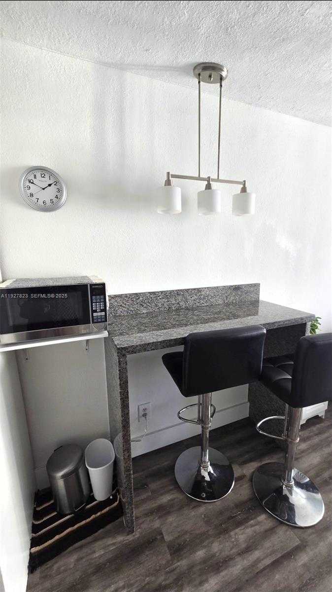 Small Image of 19201 COLLINS AVE #1124, Sunny Isles Beach Number 4