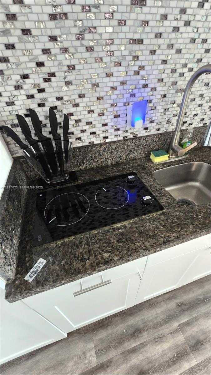 Small Image of 19201 COLLINS AVE #1124, Sunny Isles Beach Number 6