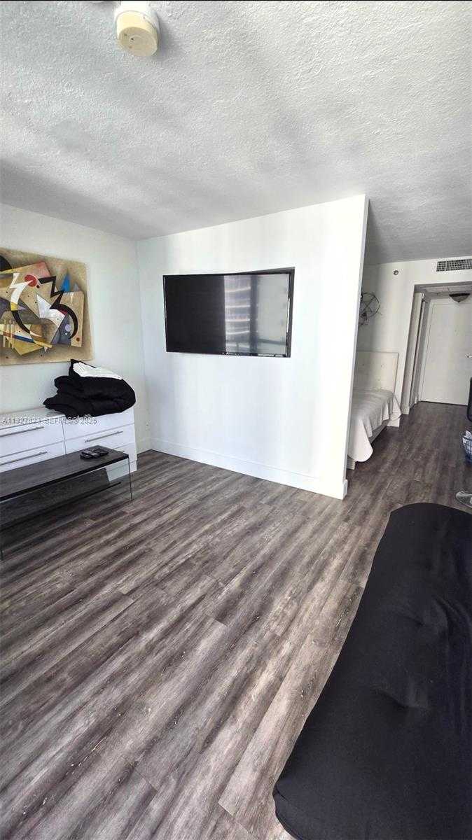 Small Image of 19201 COLLINS AVE #1124, Sunny Isles Beach Number 8