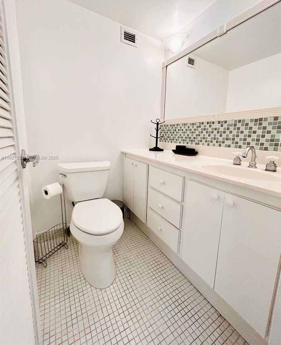 Small Image of 100 LINCOLN RD #1621, Miami Beach Number 11