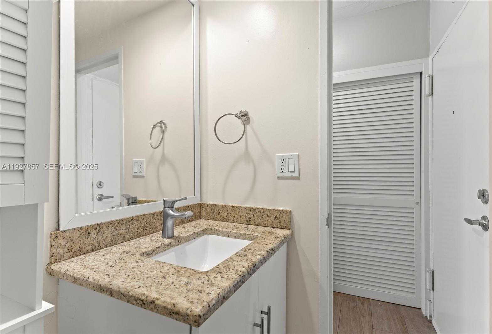 Imagen de Pequeño Objeto