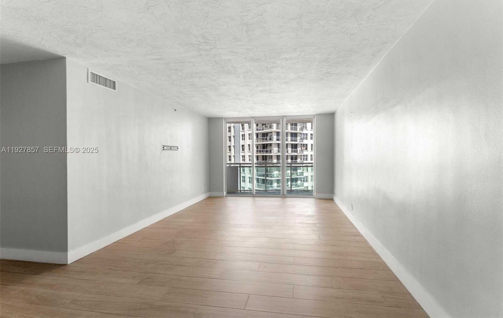 Imagen de Pequeño Objeto