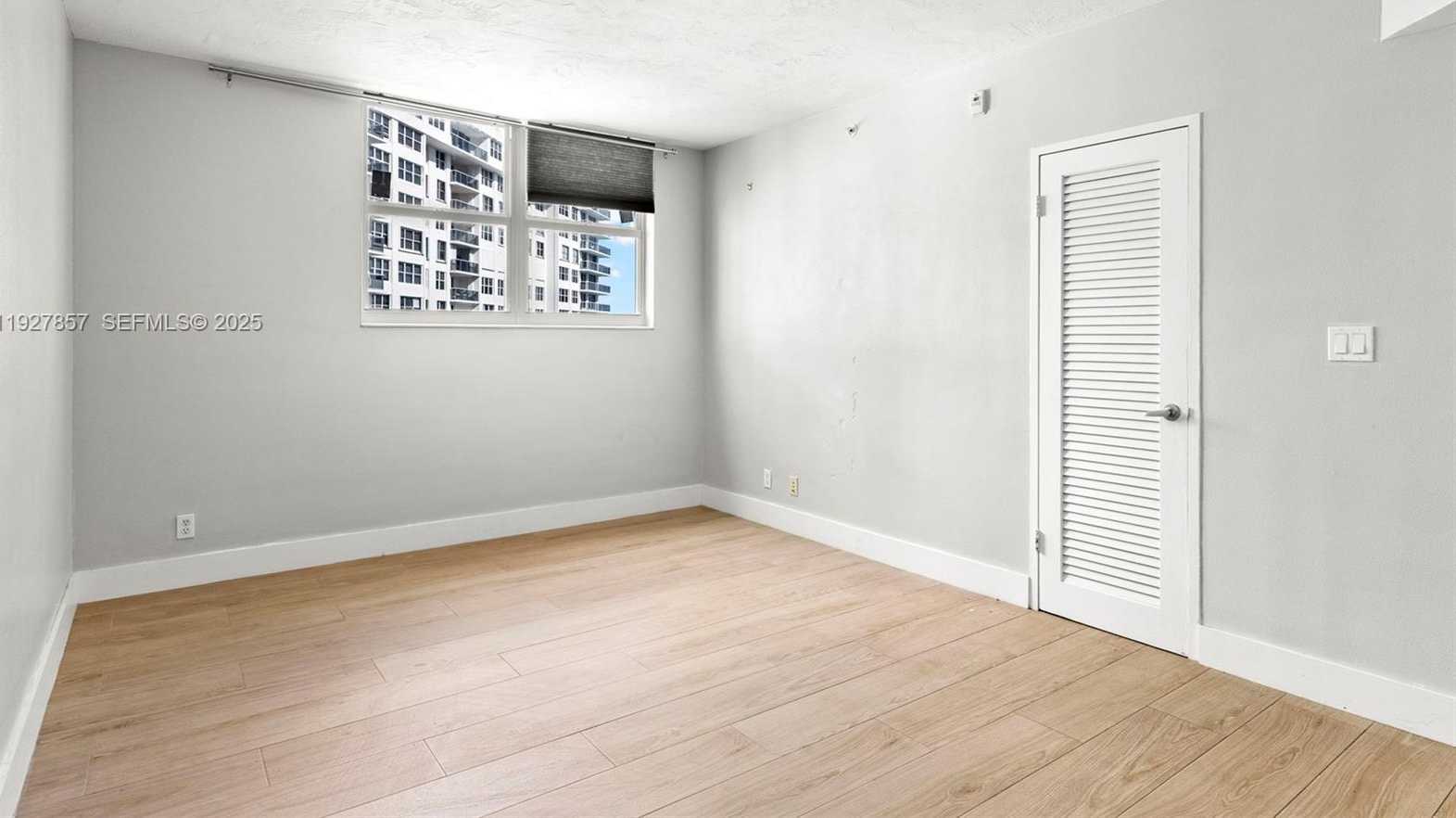 Imagen de Pequeño Objeto