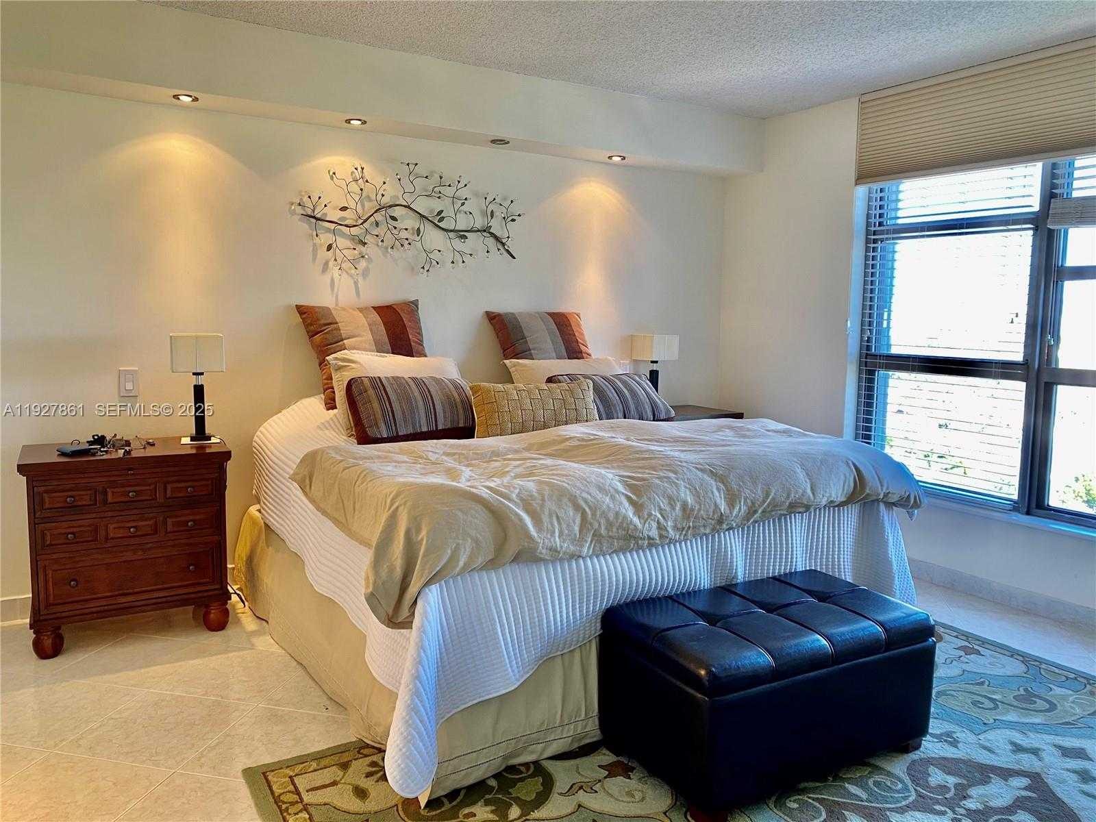 Imagen de Pequeño Objeto