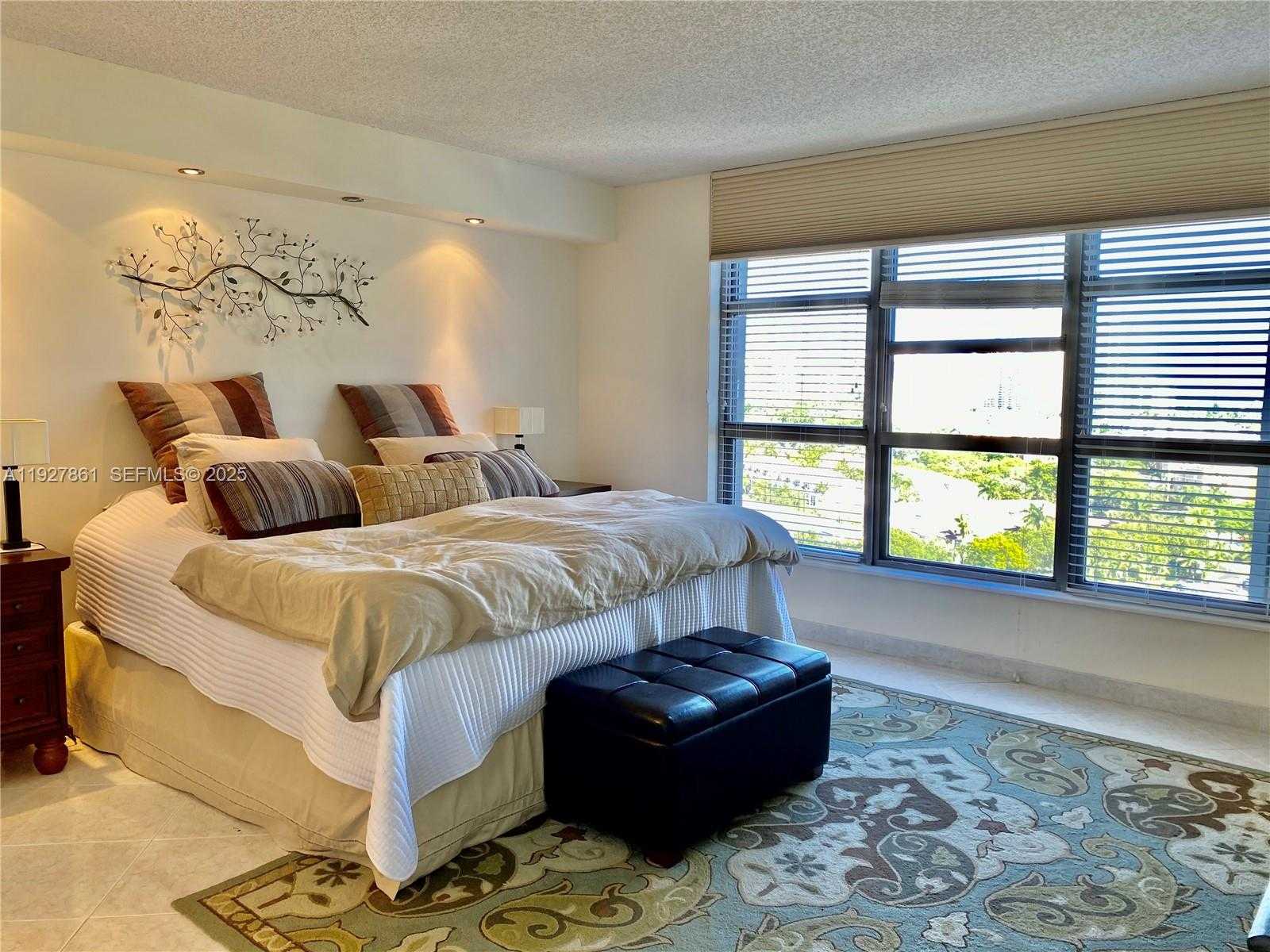 Imagen de Pequeño Objeto