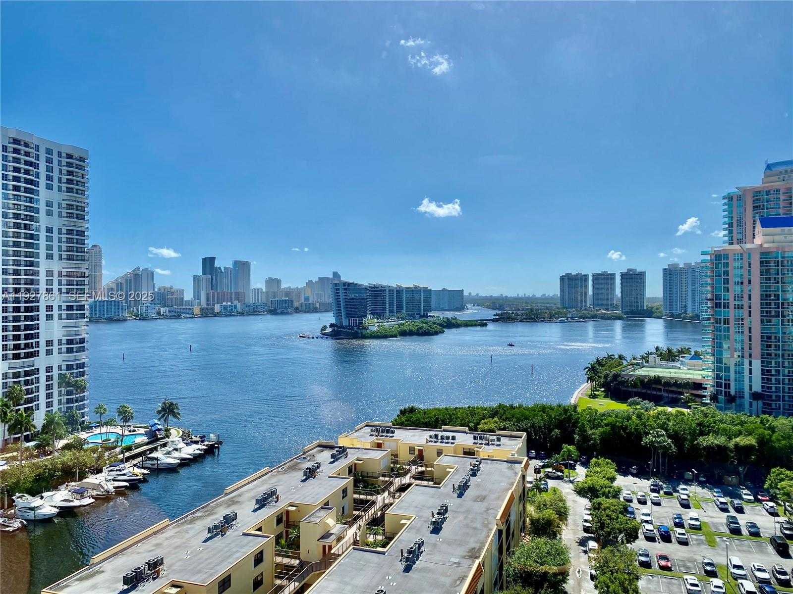 Imagen de Pequeño Objeto