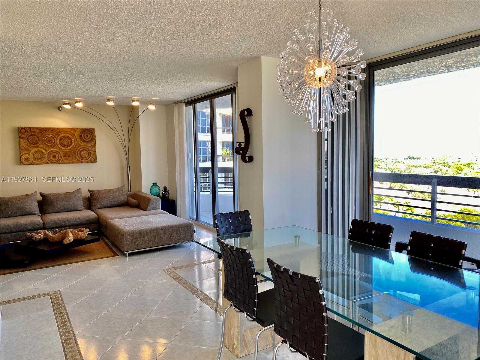 Imagen de Pequeño Objeto