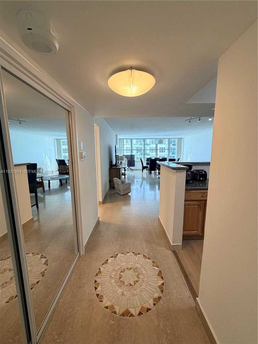Small Image of 5151 COLLINS AVE #730 + DEN, Miami Beach Number 4