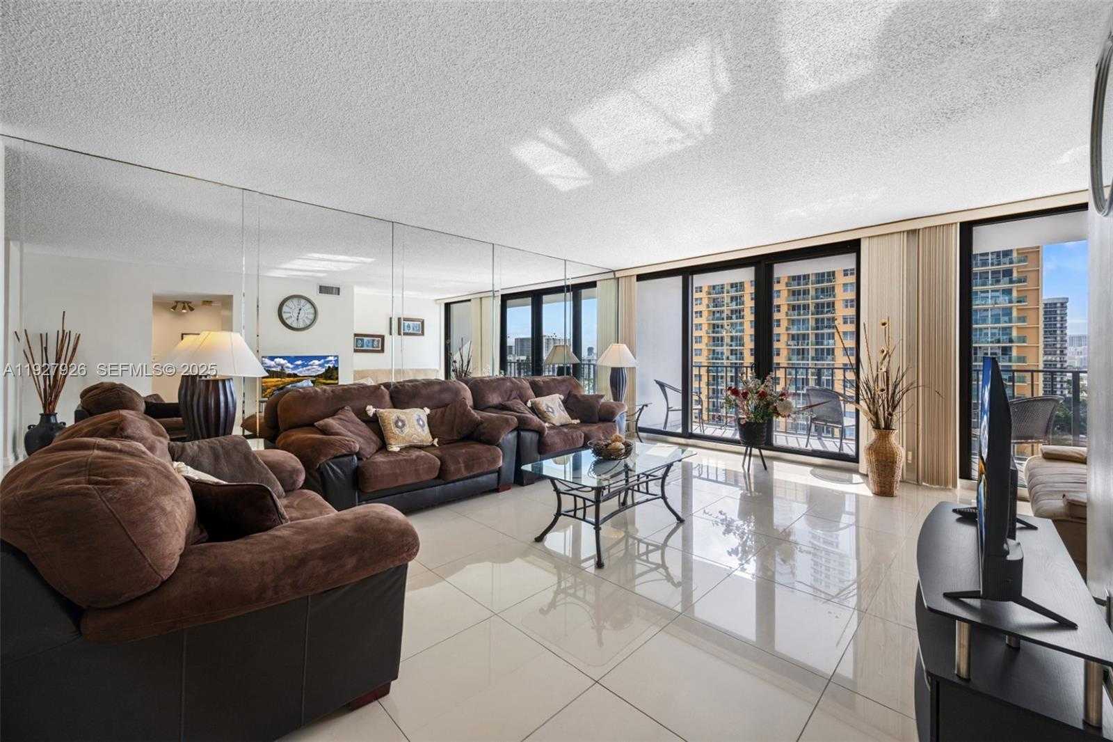 Imagen de Pequeño Objeto