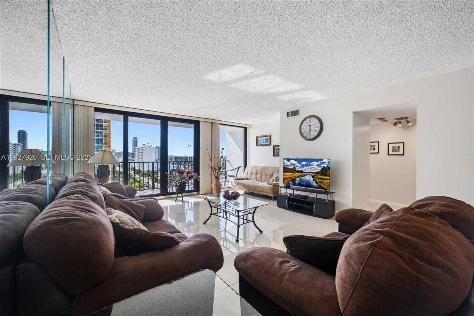 Imagen de Pequeño Objeto