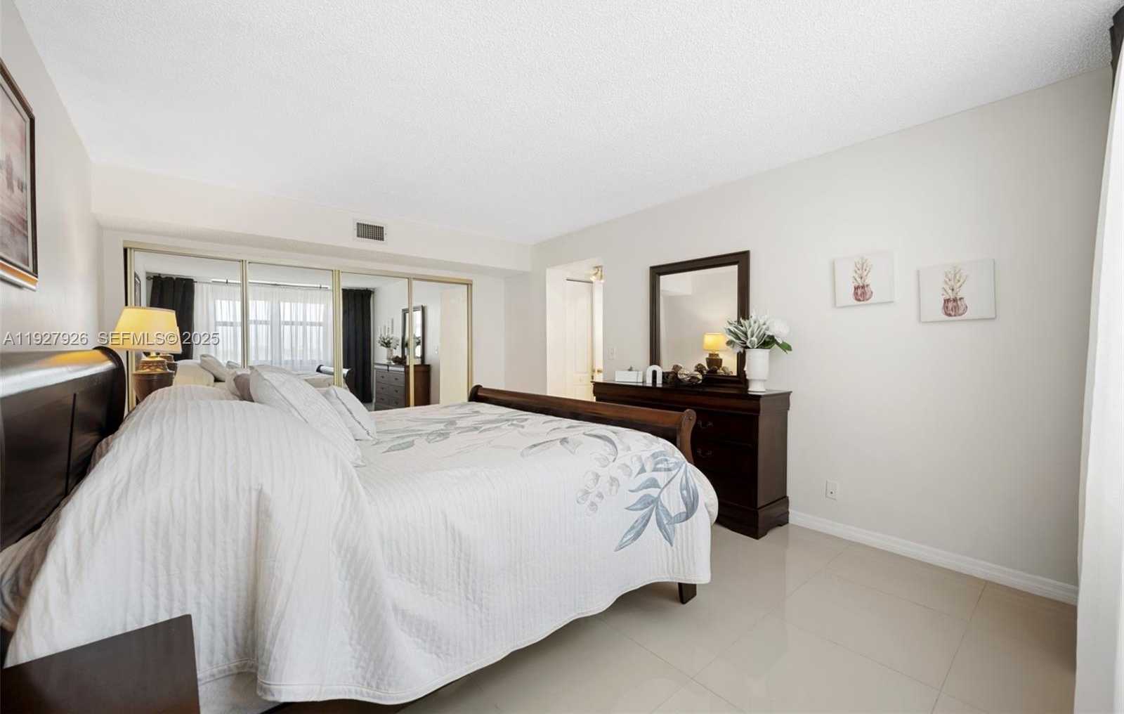 Imagen de Pequeño Objeto