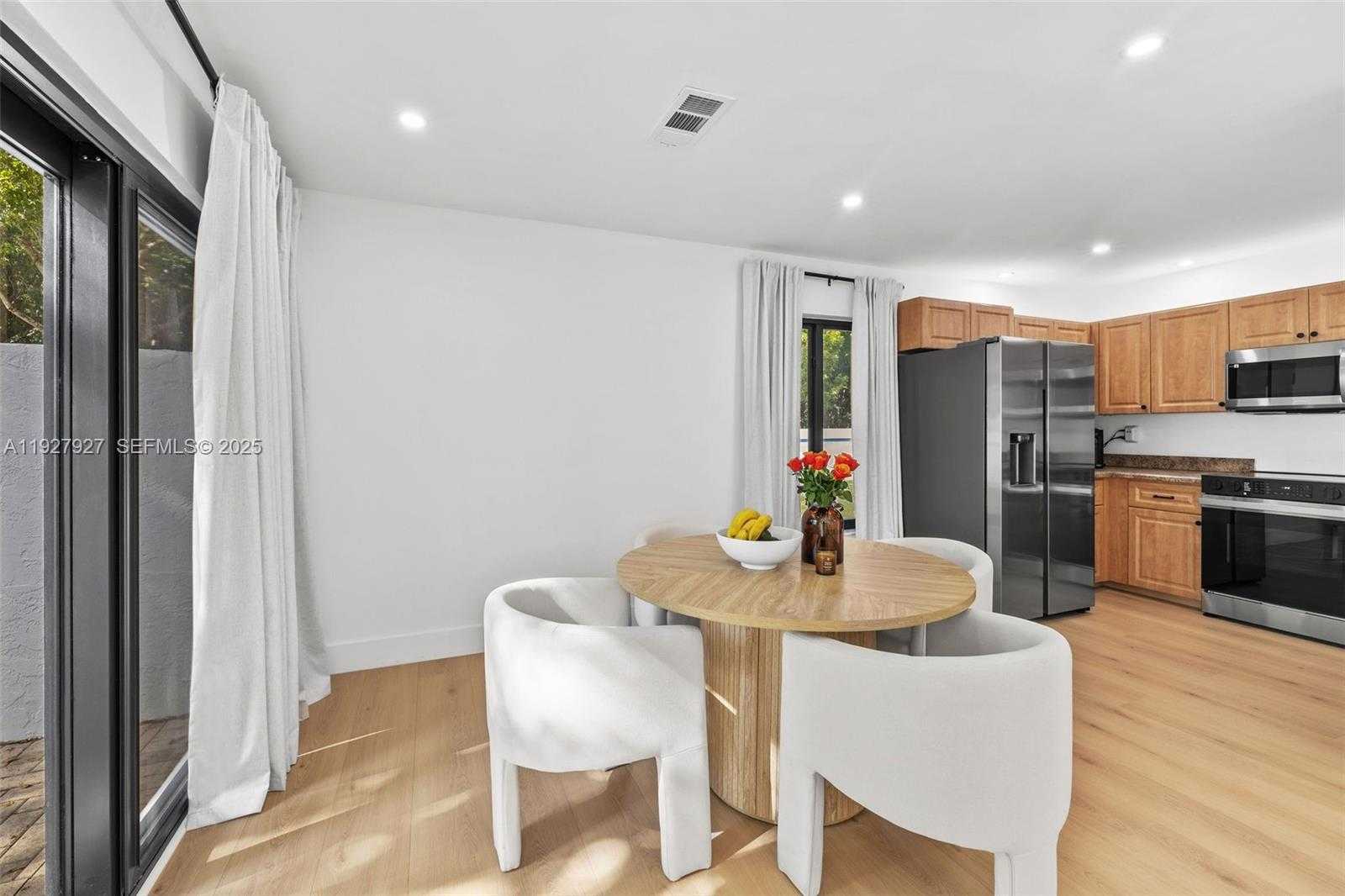 Small Image of 21216 HARBOR WAY #158-15, Aventura Number 13