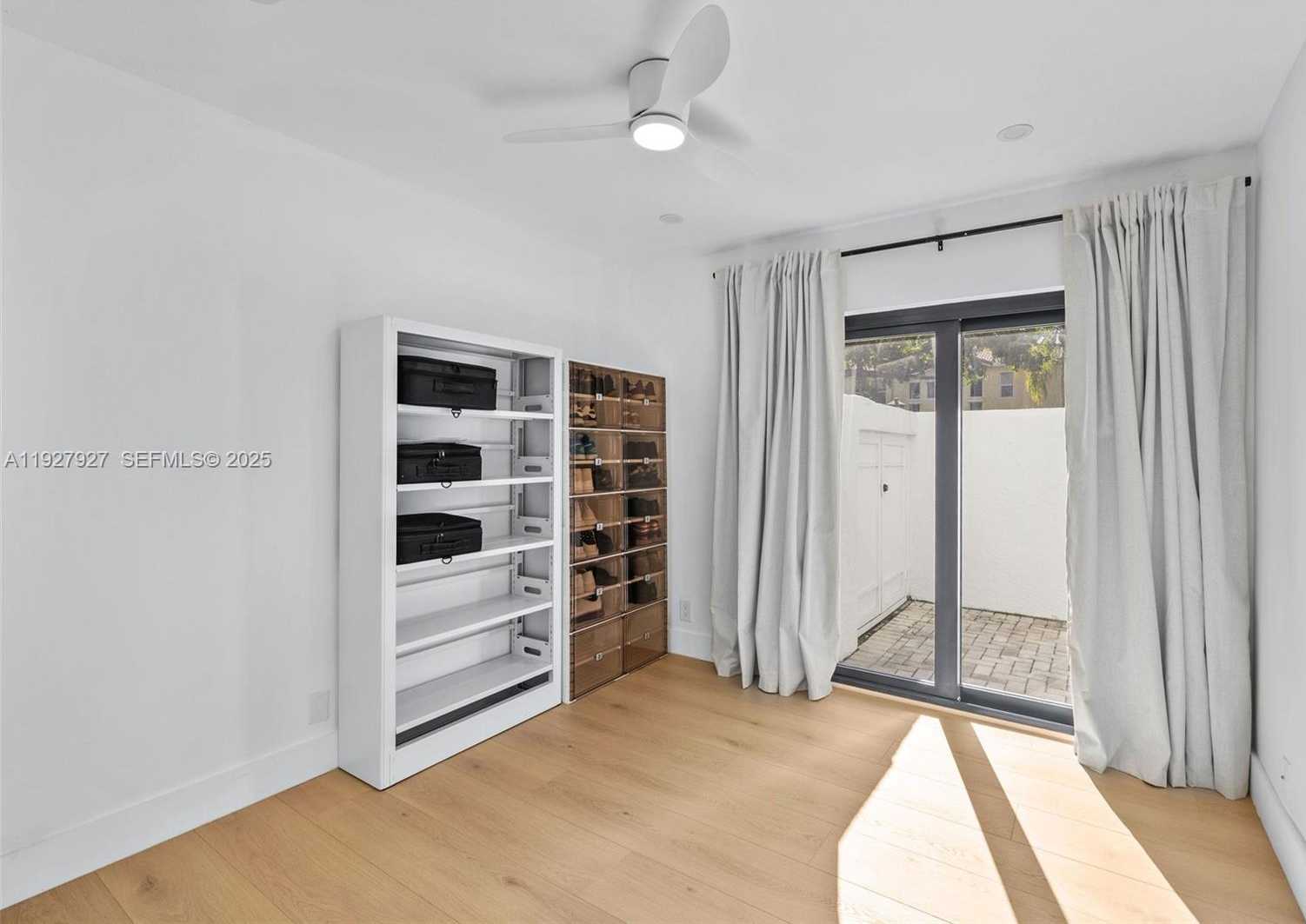 Small Image of 21216 HARBOR WAY #158-15, Aventura Number 23