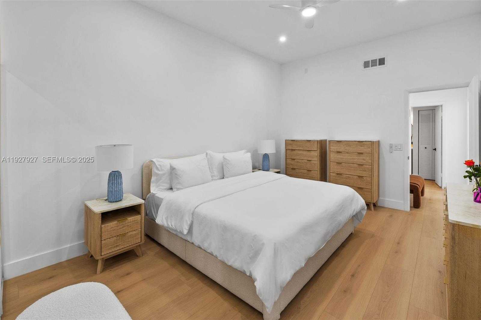 Small Image of 21216 HARBOR WAY #158-15, Aventura Number 30