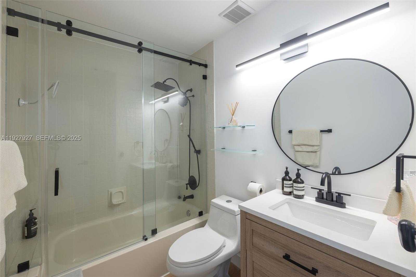 Small Image of 21216 HARBOR WAY #158-15, Aventura Number 37