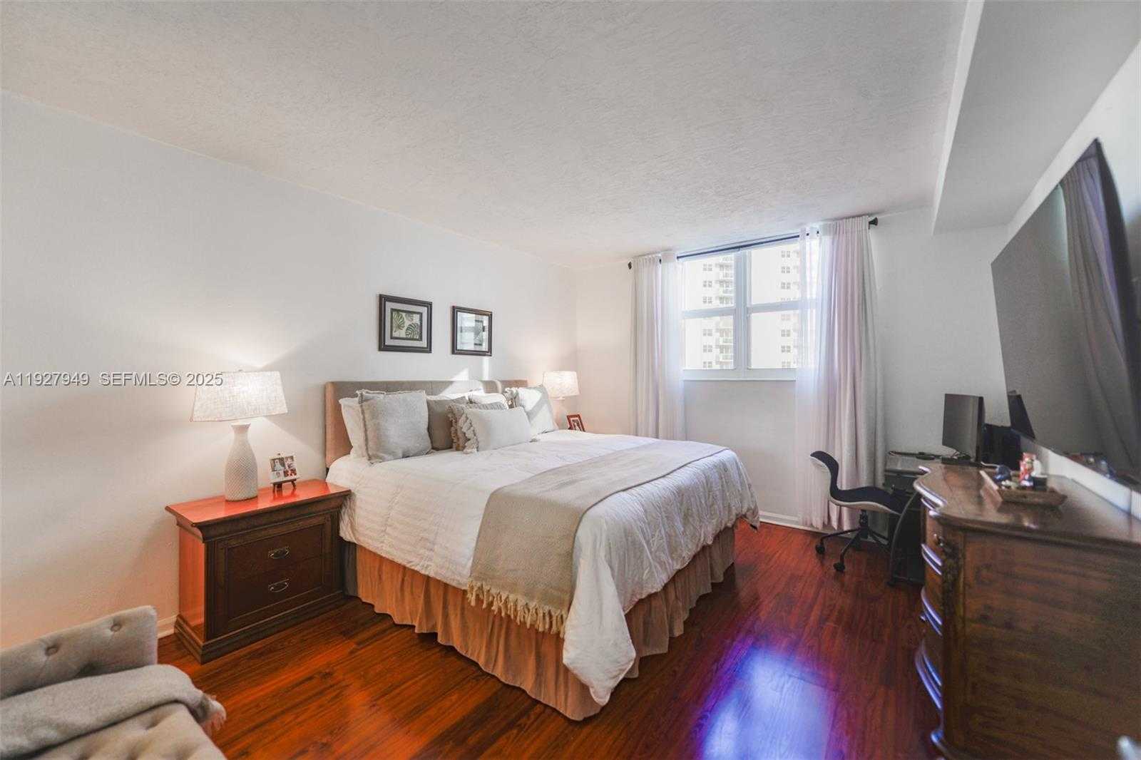 Imagen de Pequeño Objeto