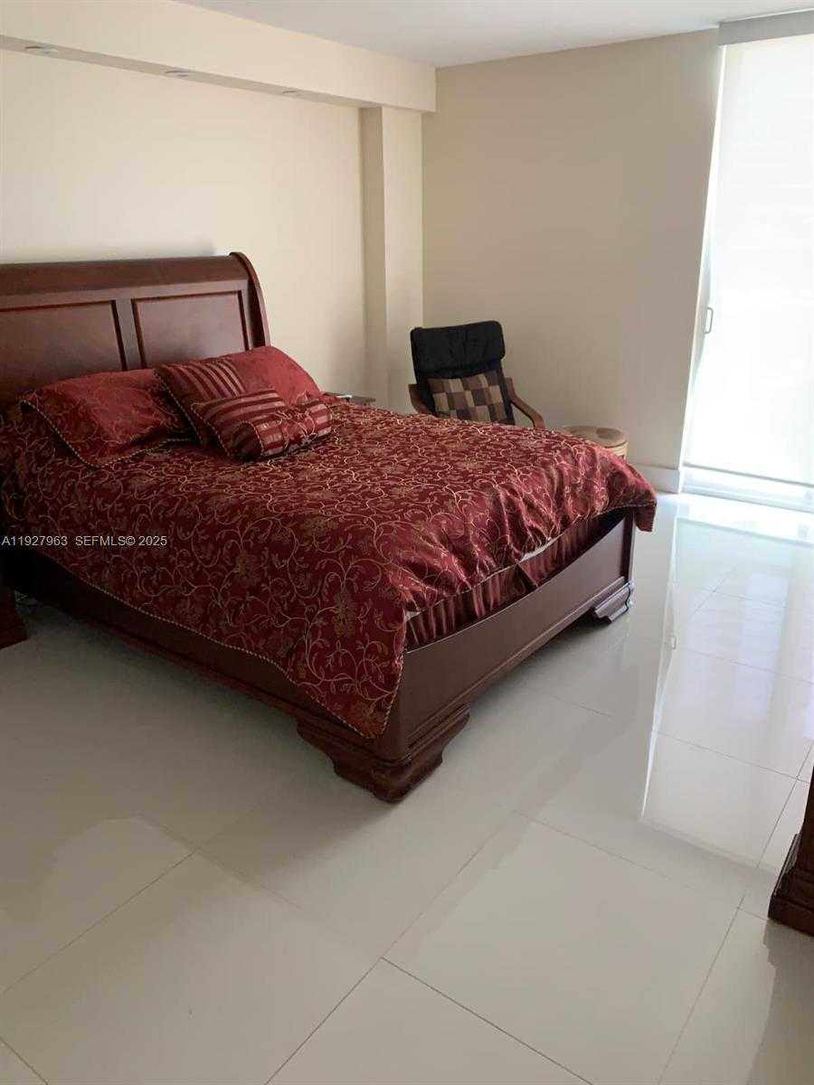 Small Image of 100 BAYVIEW DR #606, Sunny Isles Beach Number 25