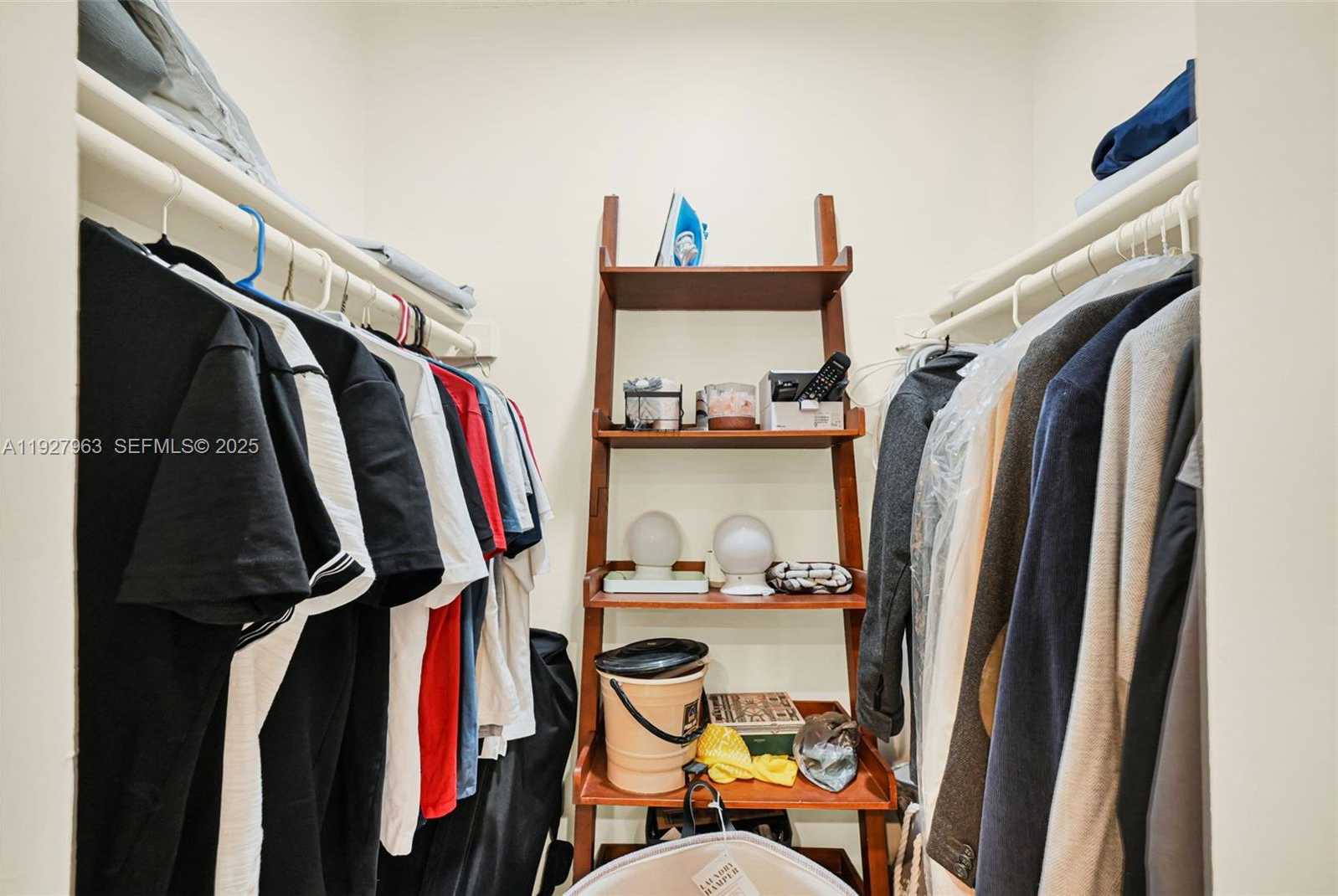 Small Image of 100 BAYVIEW DR #606, Sunny Isles Beach Number 40