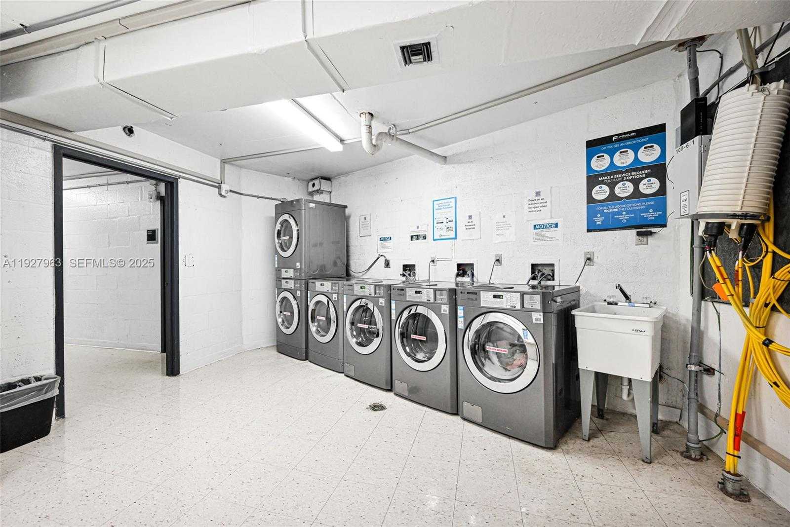 Small Image of 100 BAYVIEW DR #606, Sunny Isles Beach Number 42