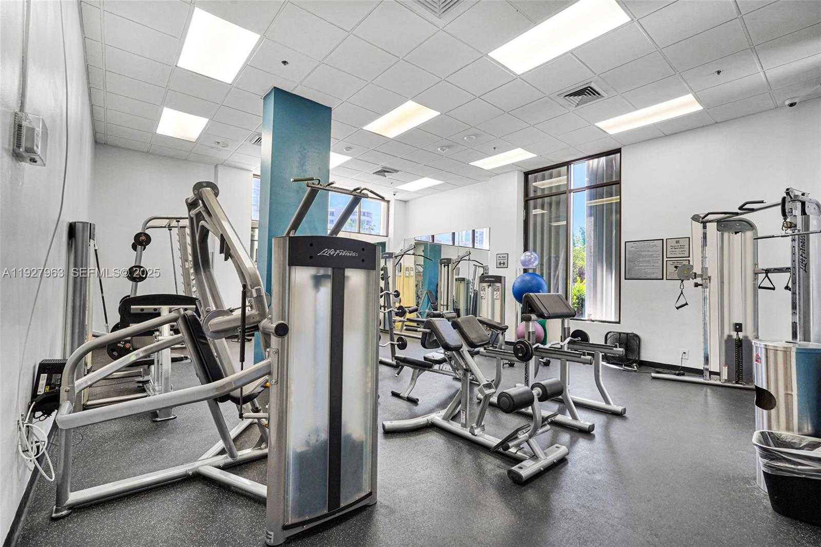 Small Image of 100 BAYVIEW DR #606, Sunny Isles Beach Number 46