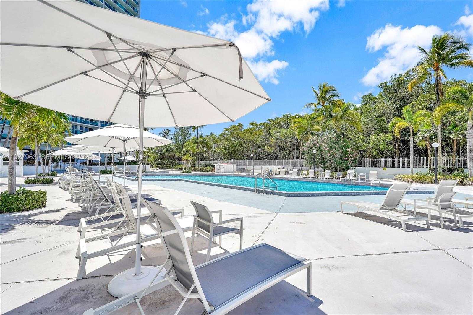 Small Image of 100 BAYVIEW DR #606, Sunny Isles Beach Number 48