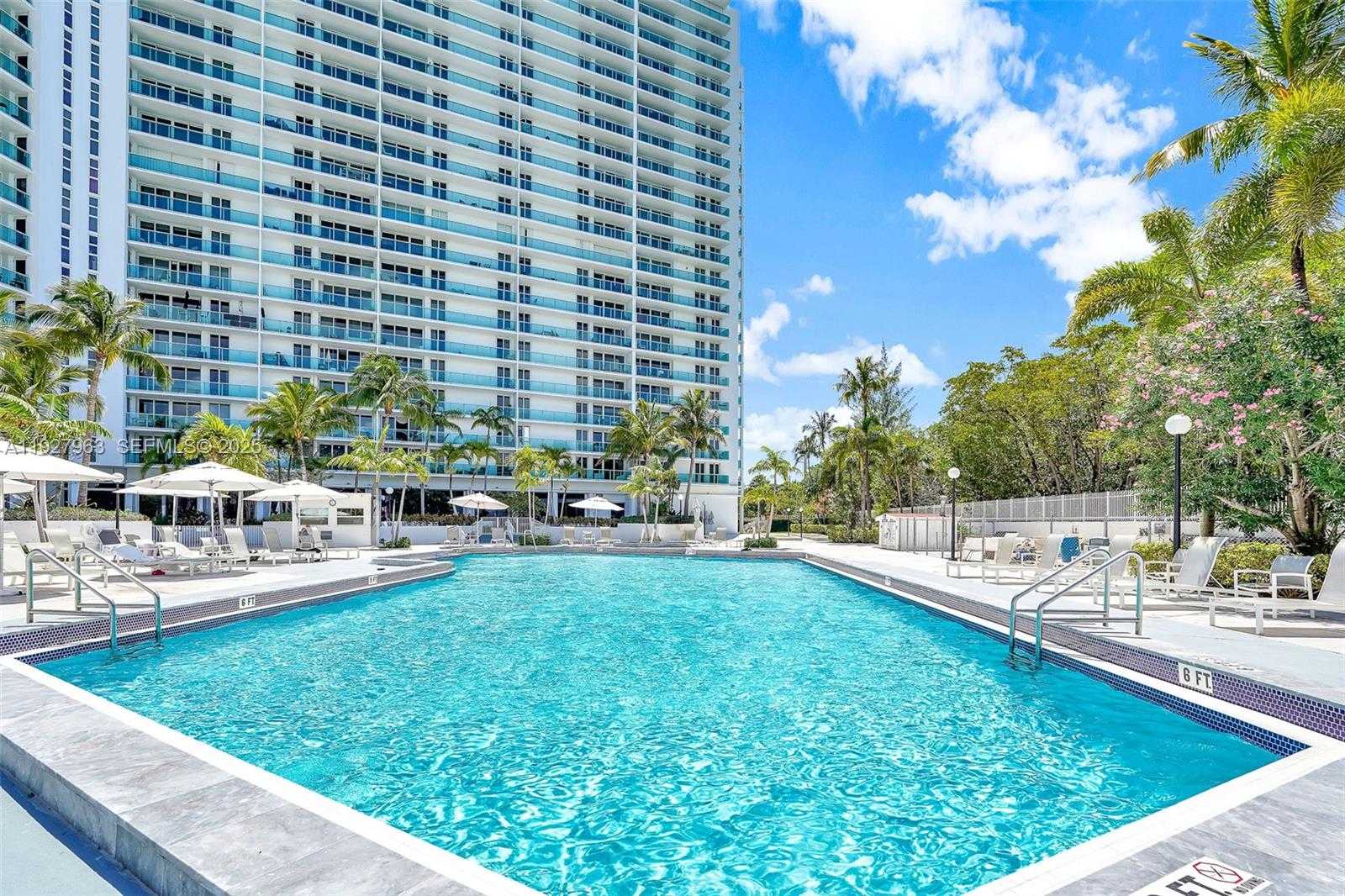 Small Image of 100 BAYVIEW DR #606, Sunny Isles Beach Number 49