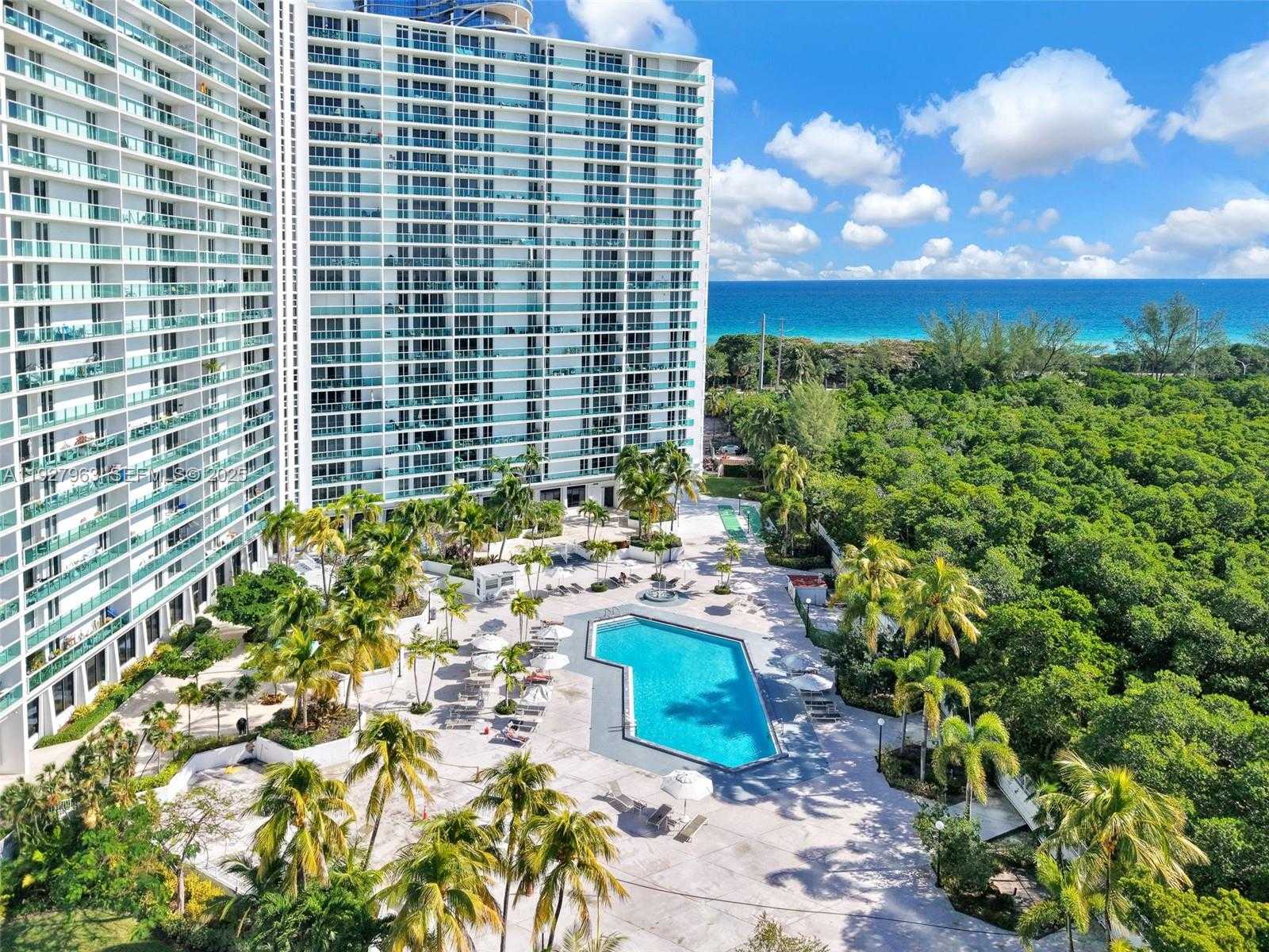 Small Image of 100 BAYVIEW DR #606, Sunny Isles Beach Number 50