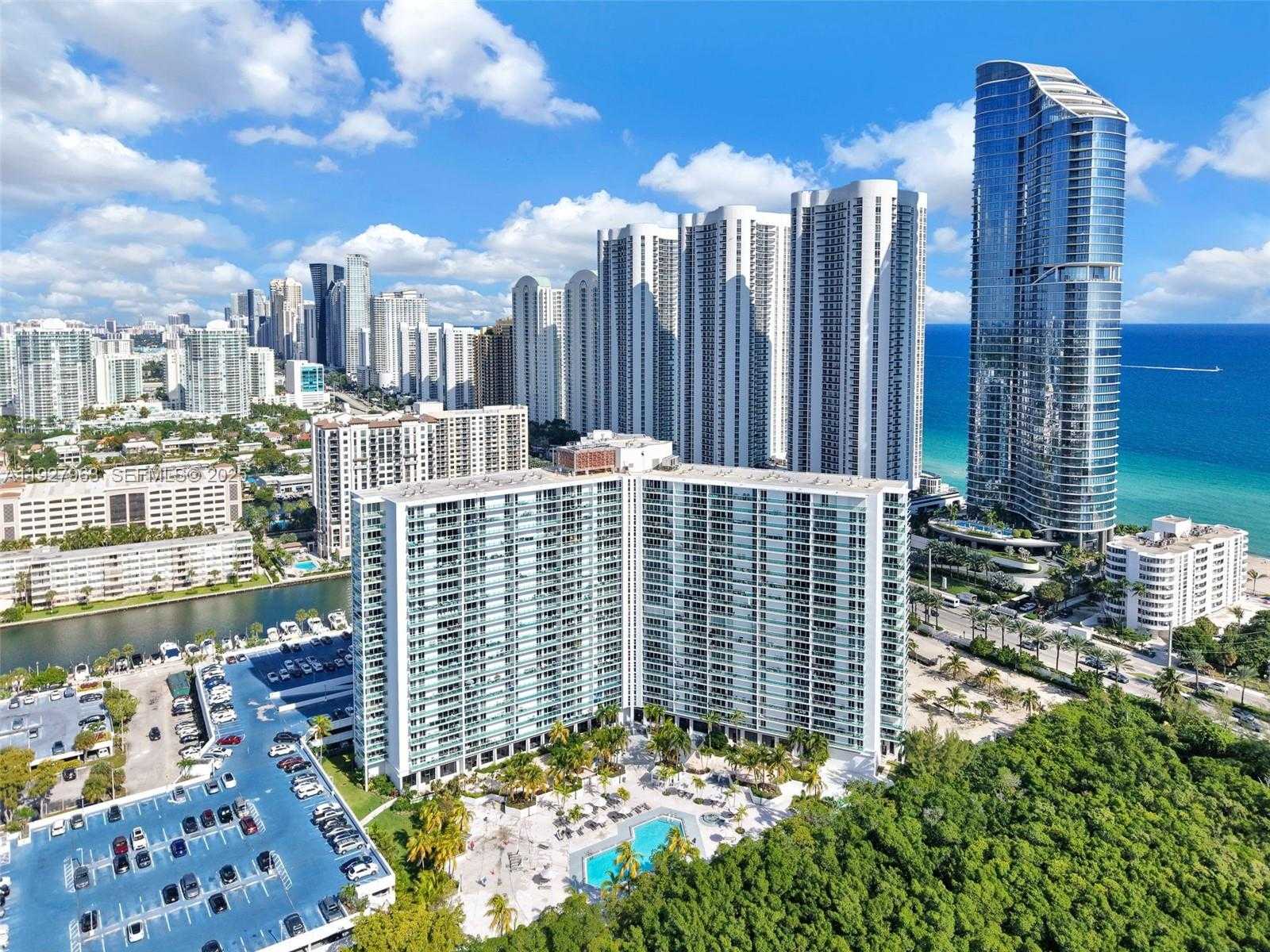 Small Image of 100 BAYVIEW DR #606, Sunny Isles Beach Number 58