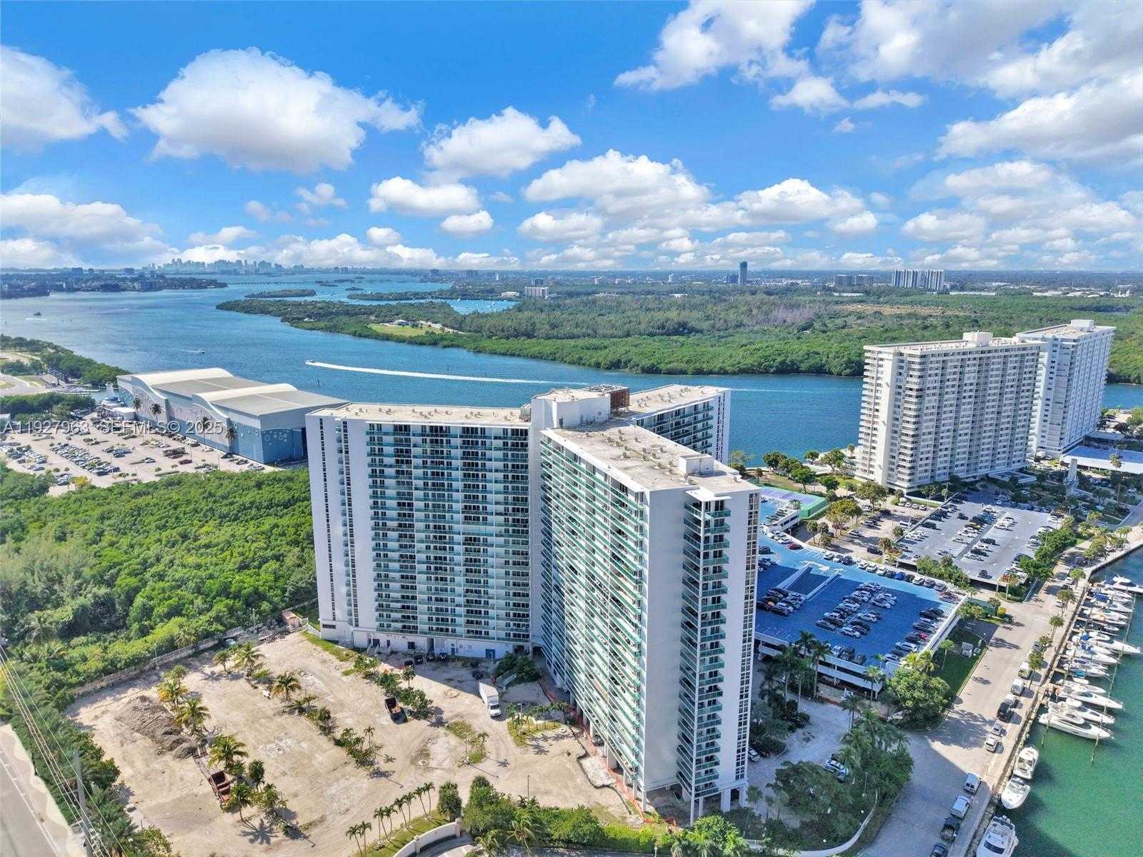 Small Image of 100 BAYVIEW DR #606, Sunny Isles Beach Number 61