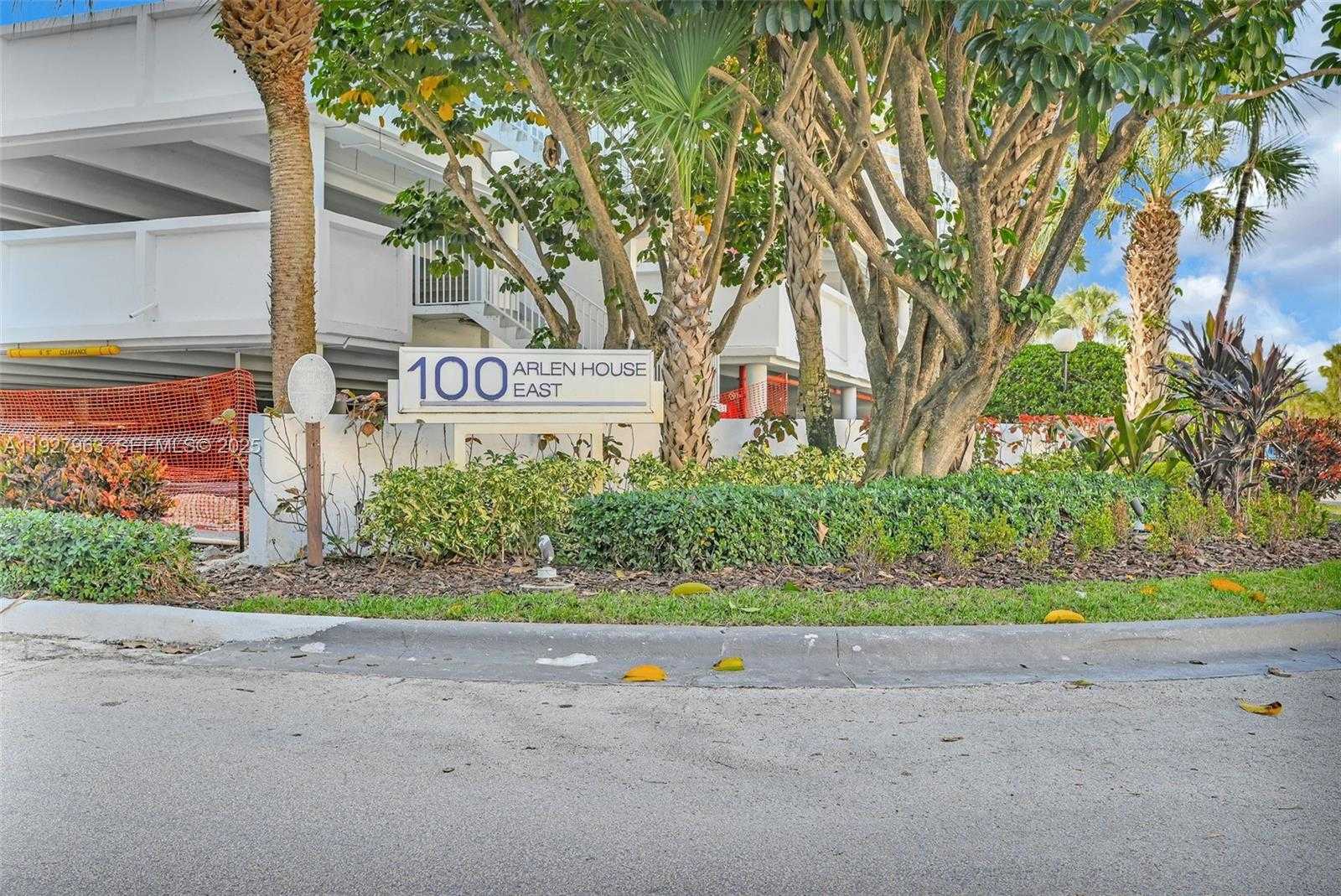 Small Image of 100 BAYVIEW DR #606, Sunny Isles Beach Number 65