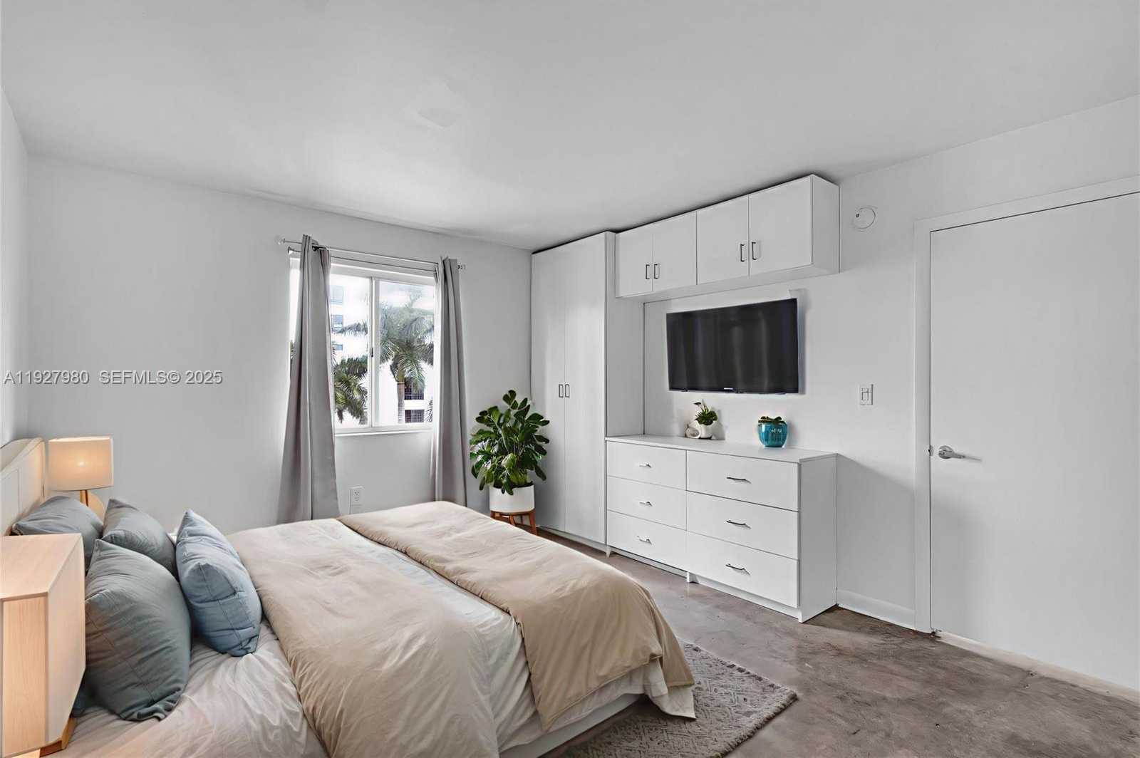 Small Image of 1401 BAY RD #405, Miami Beach Number 13