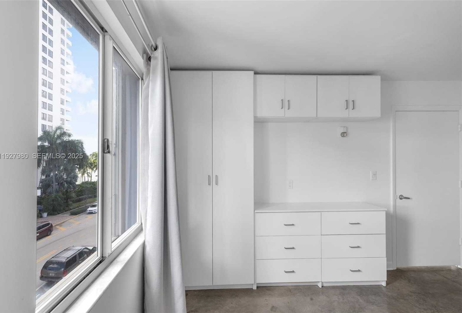 Small Image of 1401 BAY RD #405, Miami Beach Number 14