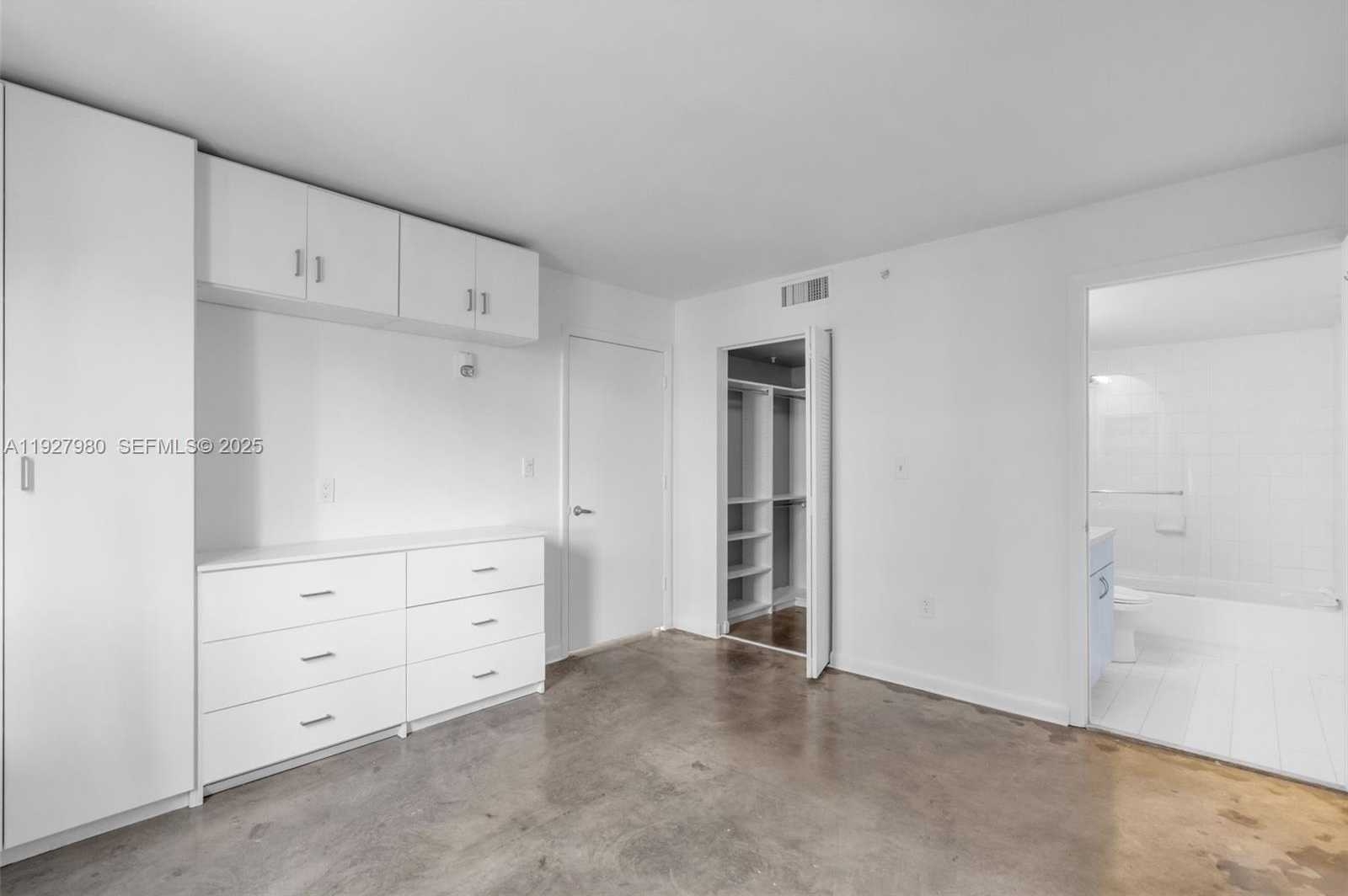 Small Image of 1401 BAY RD #405, Miami Beach Number 15