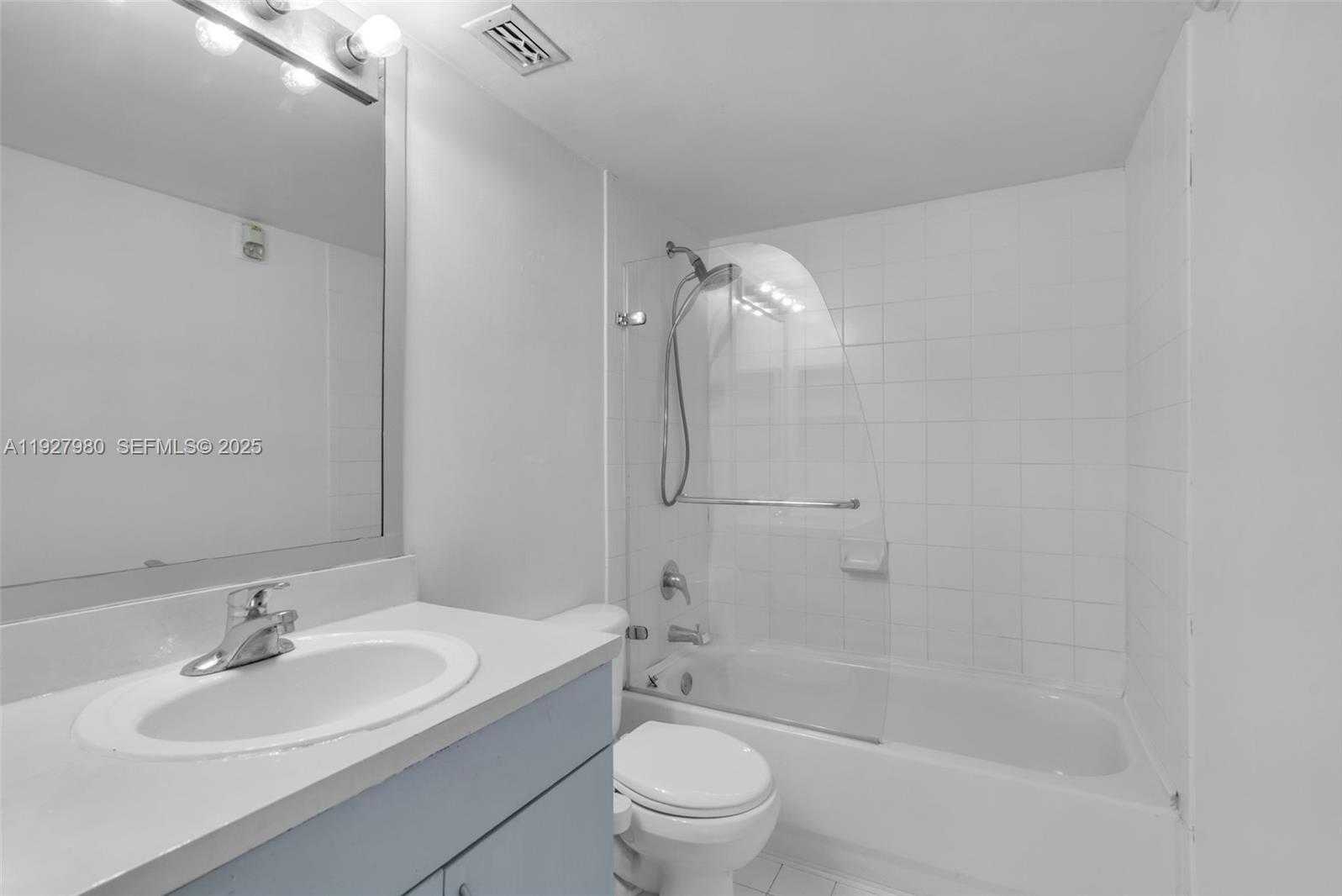 Small Image of 1401 BAY RD #405, Miami Beach Number 16