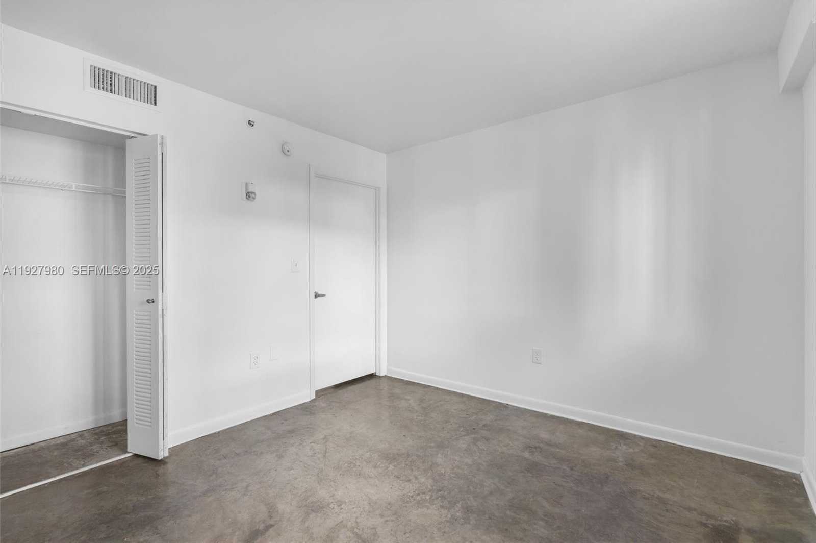 Small Image of 1401 BAY RD #405, Miami Beach Number 18