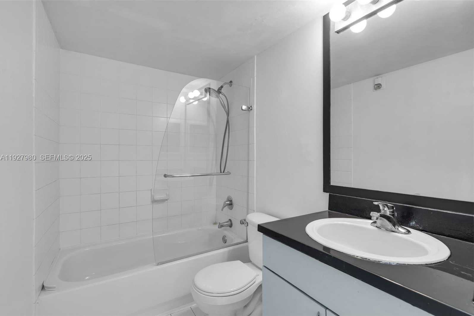 Small Image of 1401 BAY RD #405, Miami Beach Number 19
