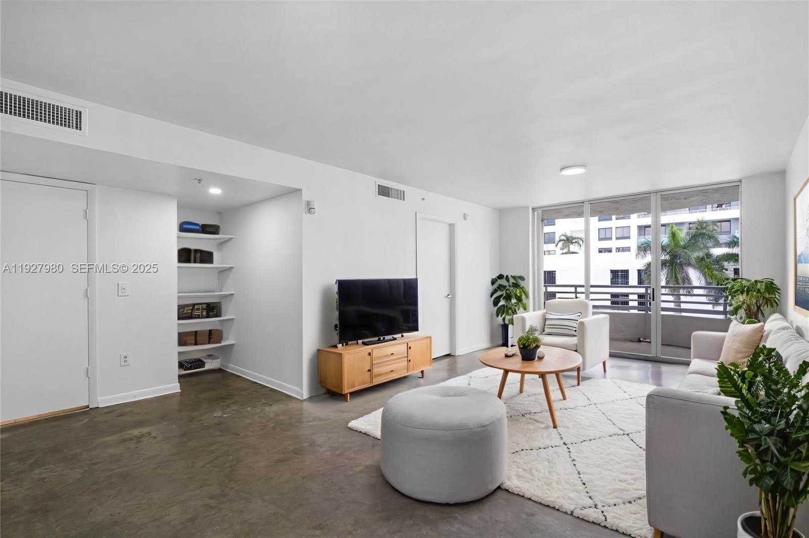 Small Image of 1401 BAY RD #405, Miami Beach Number 2