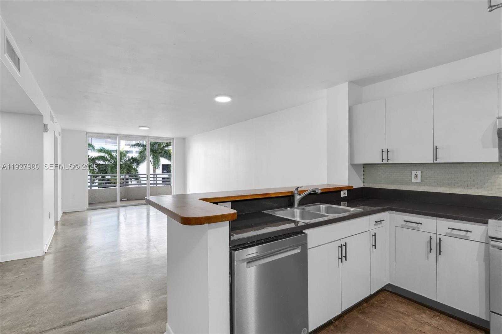 Small Image of 1401 BAY RD #405, Miami Beach Number 9