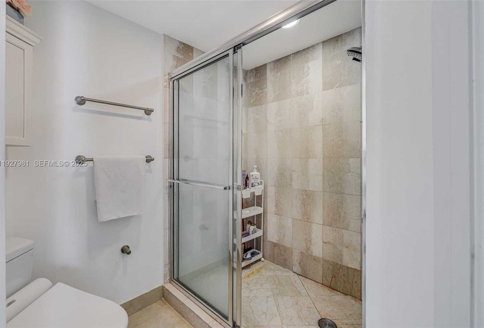 Small Image of 3370 HIDDEN BAY DR #1207, Aventura Number 15