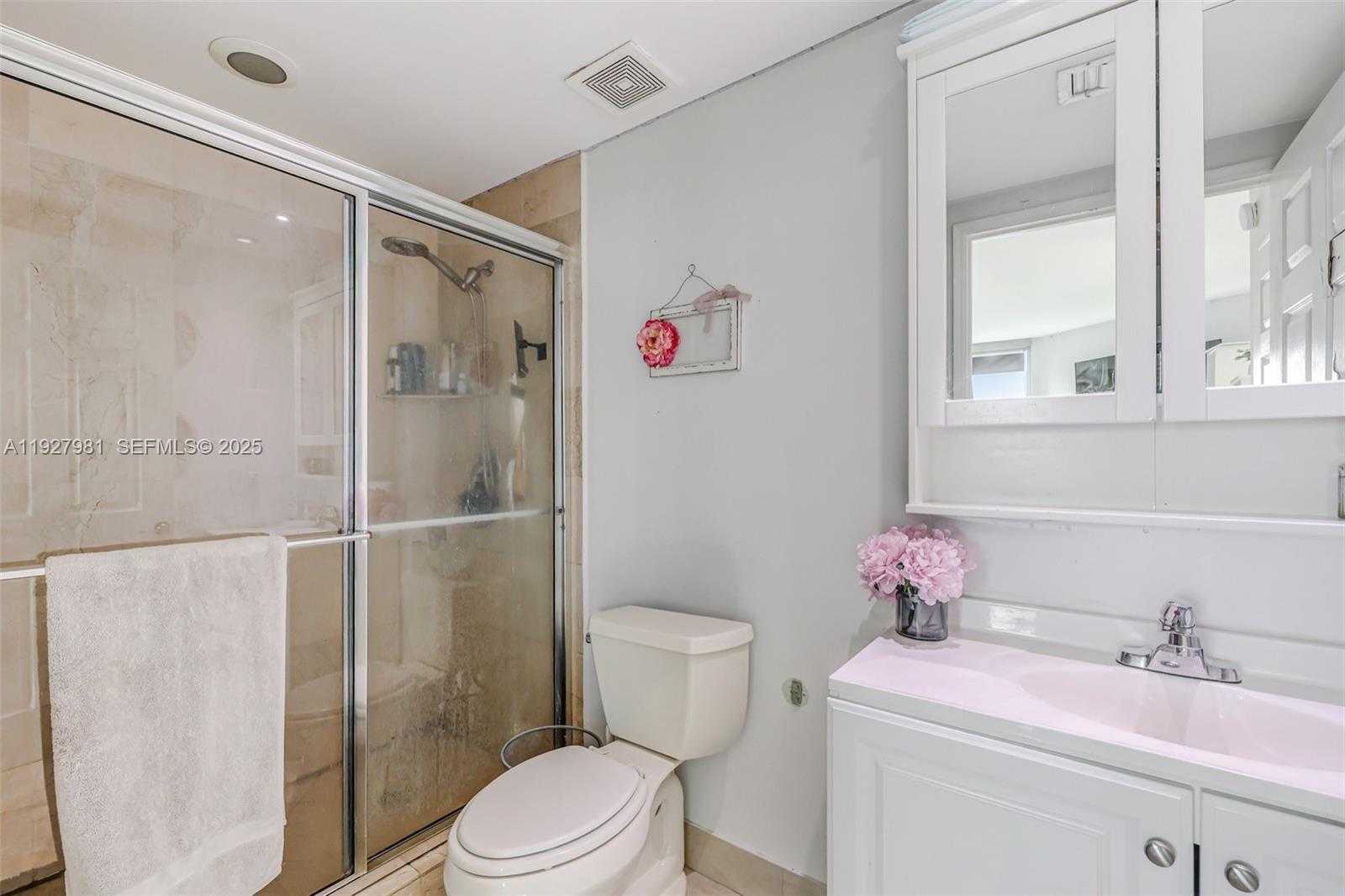 Small Image of 3370 HIDDEN BAY DR #1207, Aventura Number 18