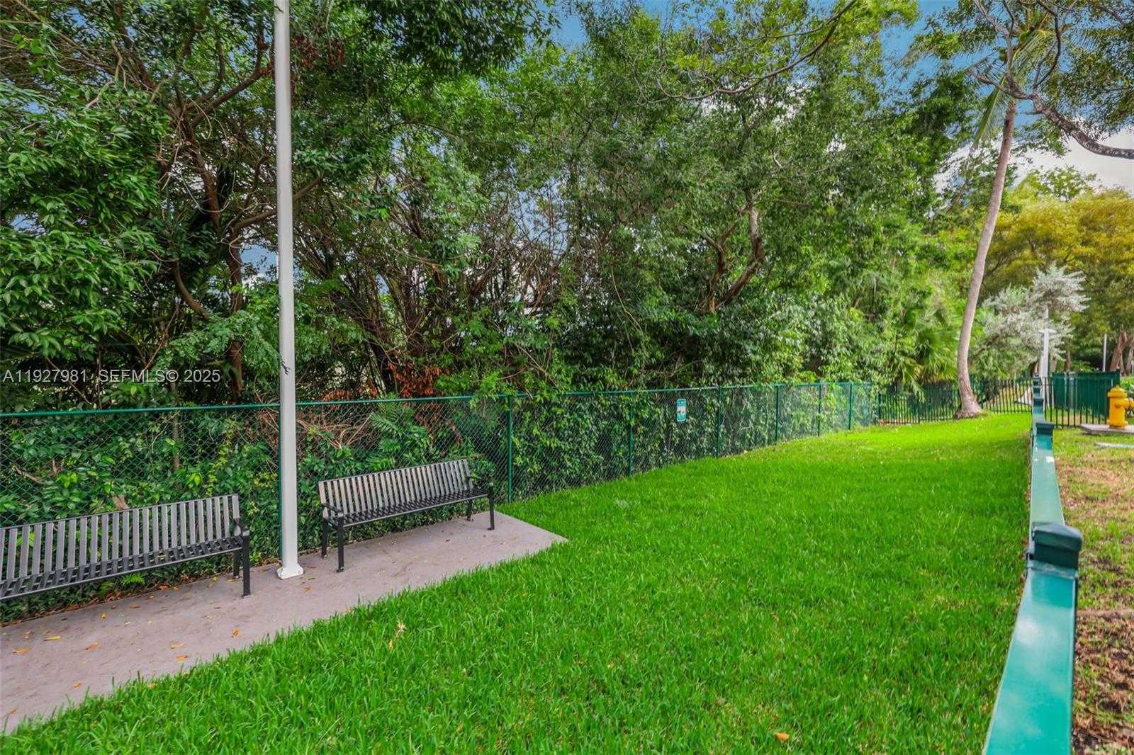 Small Image of 3370 HIDDEN BAY DR #1207, Aventura Number 25