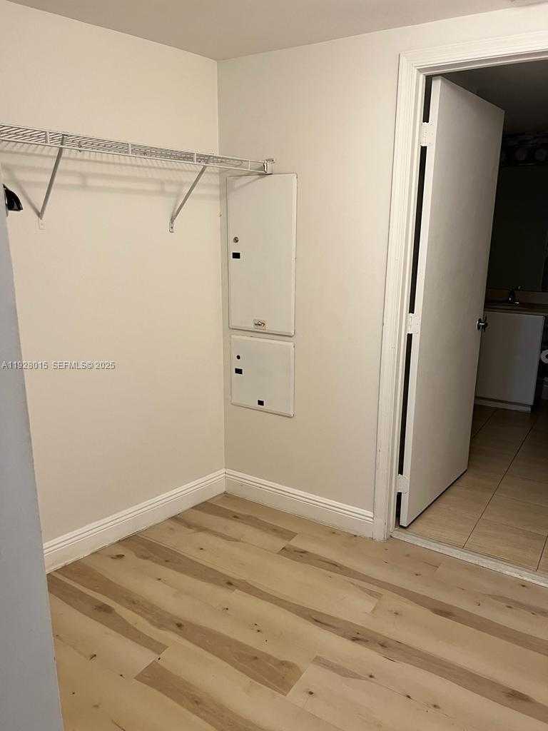 Small Image of 1750 NORTH BAYSHORE DR #3109, Miami Number 13