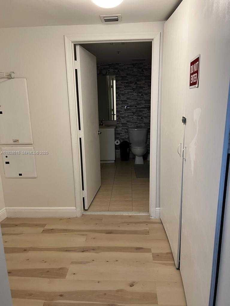 Small Image of 1750 NORTH BAYSHORE DR #3109, Miami Number 14