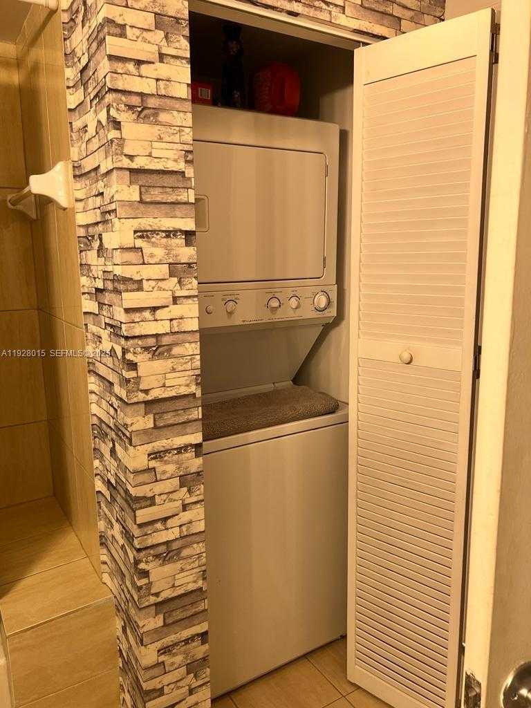 Small Image of 1750 NORTH BAYSHORE DR #3109, Miami Number 15